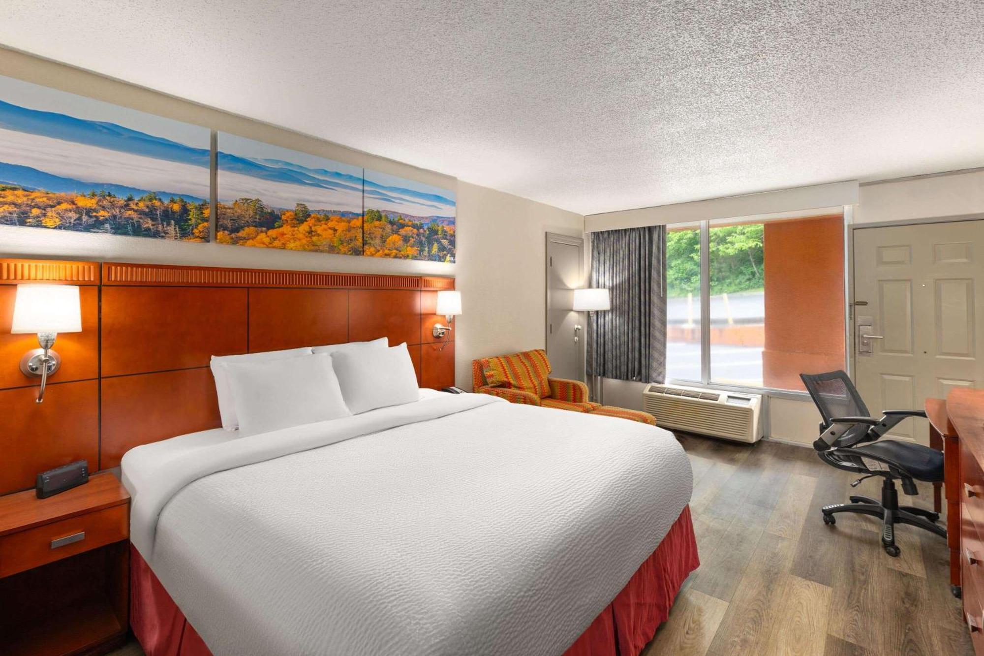Days Inn By Wyndham Knoxville East Exteriör bild