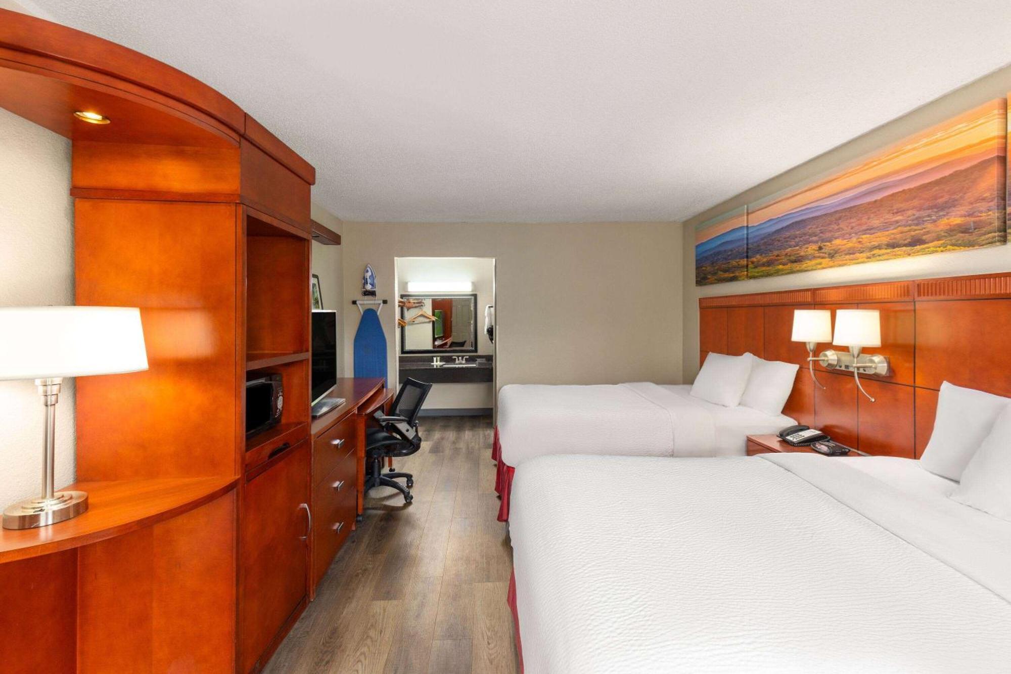 Days Inn By Wyndham Knoxville East Exteriör bild
