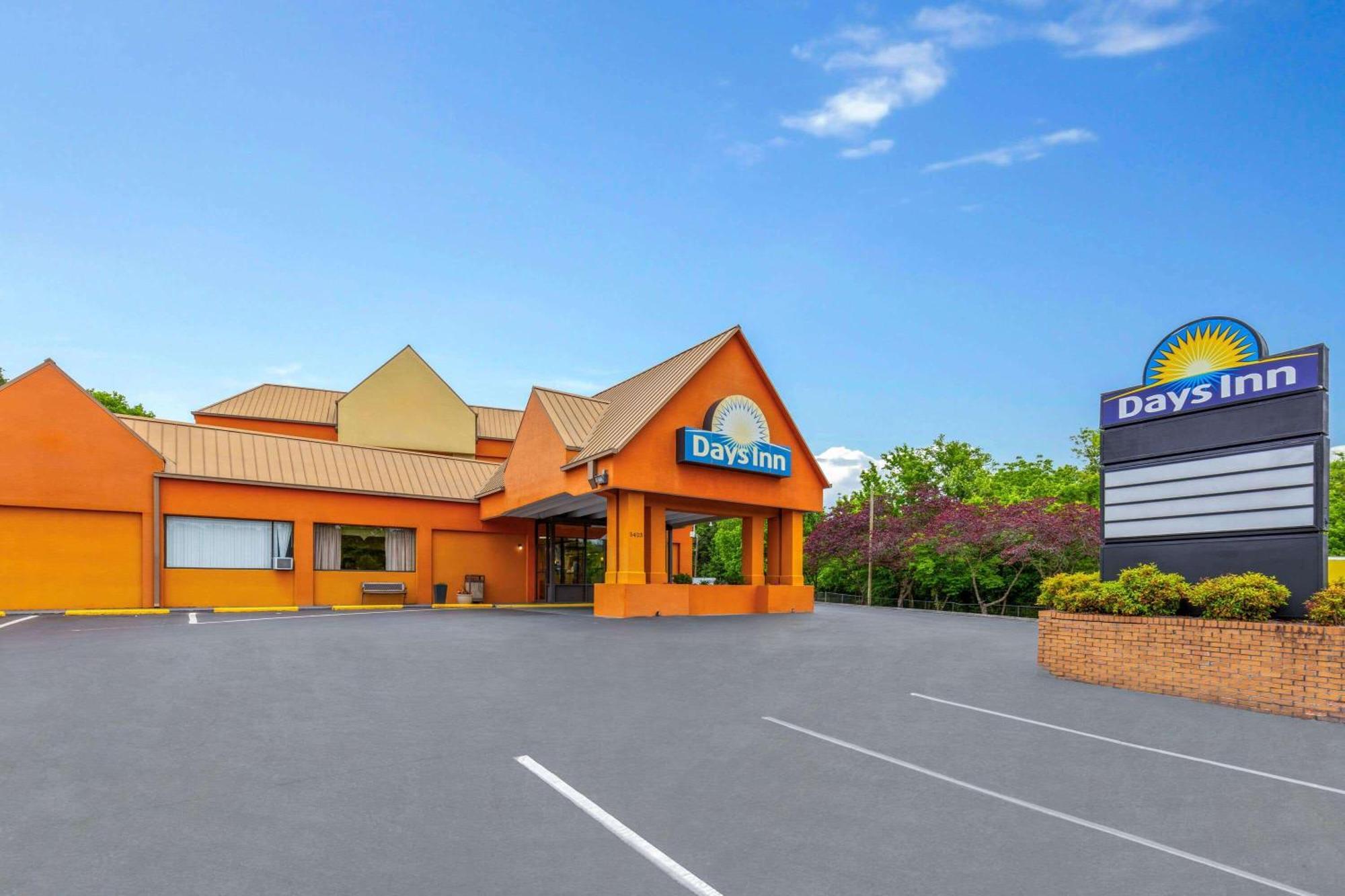 Days Inn By Wyndham Knoxville East Exteriör bild